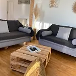 Les Cles Des Champs Cote Jardin Holiday home Lacave (Lot)