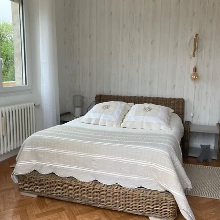 Casa de Férias Les Clés Des Champs Côté Jardin Lacave (Lot)