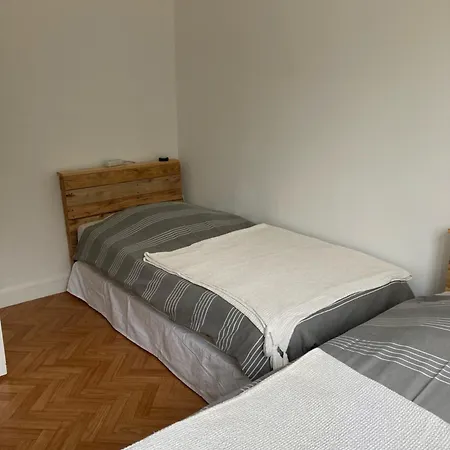 Holiday home Les Cles Des Champs Cote Jardin *