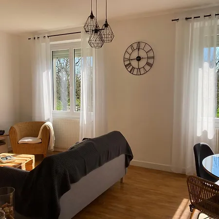 Holiday home Les Cles Des Champs Cote Jardin