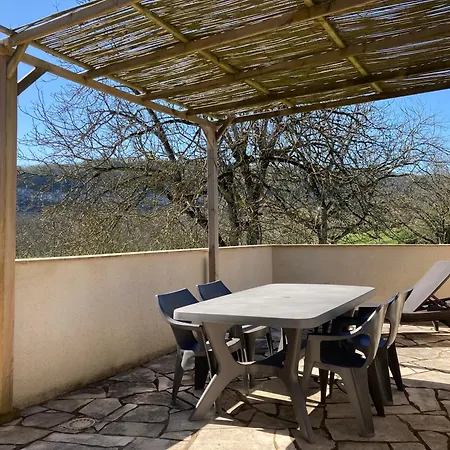 Les Cles Des Champs Cote Jardin Holiday home Lacave (Lot)