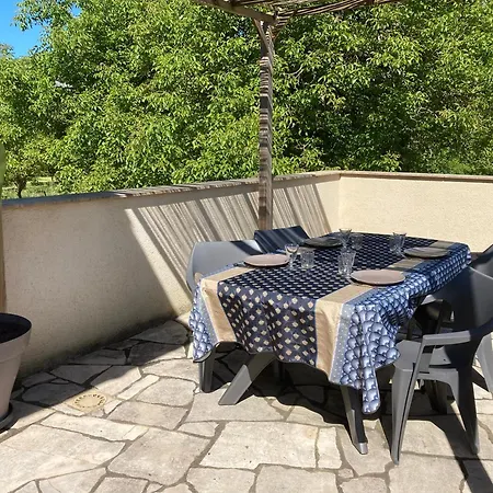 Les Cles Des Champs Cote Jardin * Lacave (Lot)