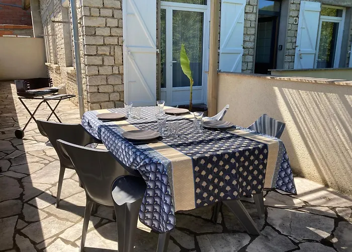 Les Cles Des Champs Cote Jardin Lacave (Lot)